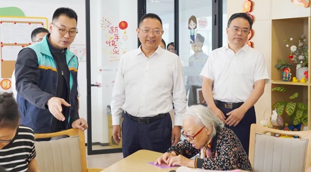 区委书记肖文高调研嘉定镇街道